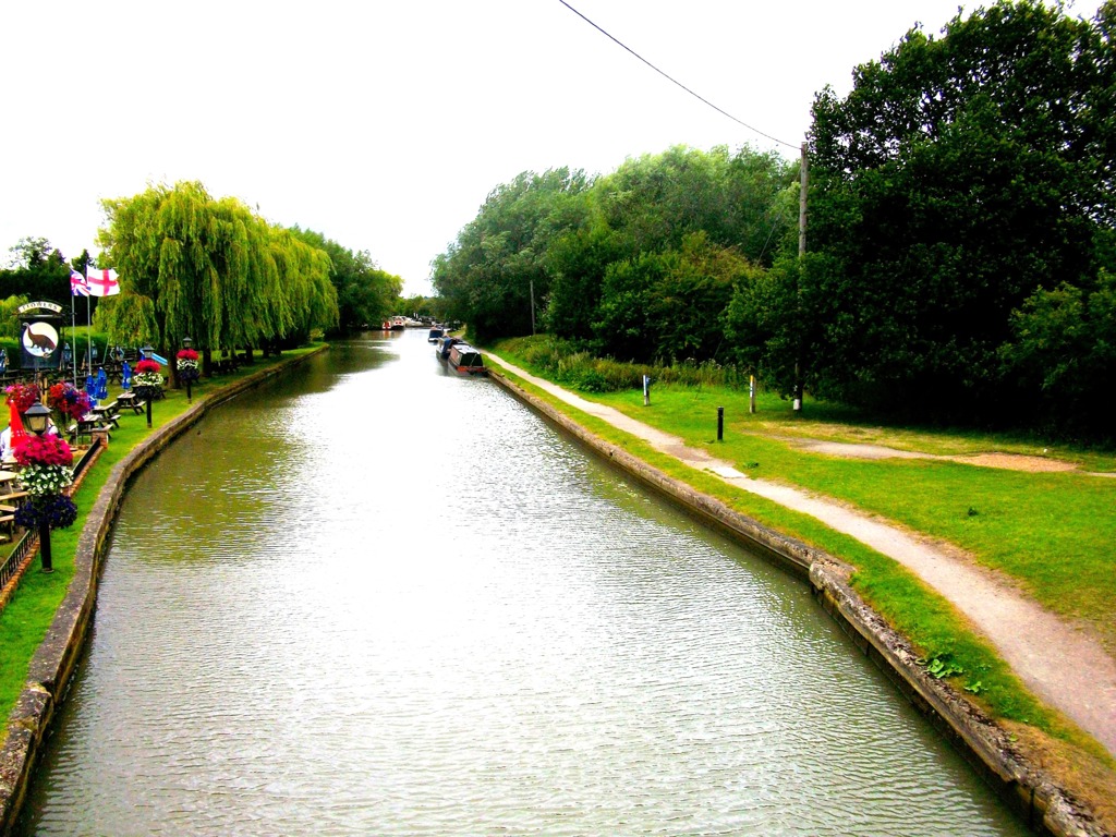 Mooring Vacancy at Blue Lias on the Grand Union Canal